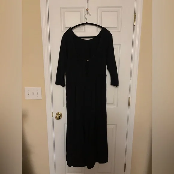 Elegant Black Jumpsuit - Picture 9 of 10